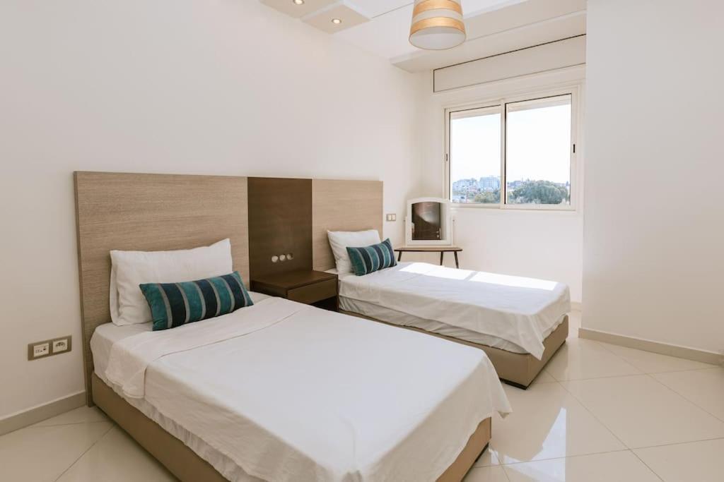 Central 2-Bedrooms Near Beach & Dining Tânger Exterior foto
