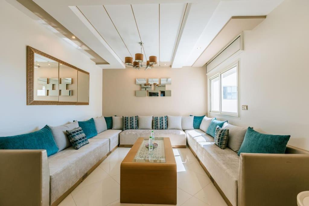 Central 2-Bedrooms Near Beach & Dining Tânger Exterior foto