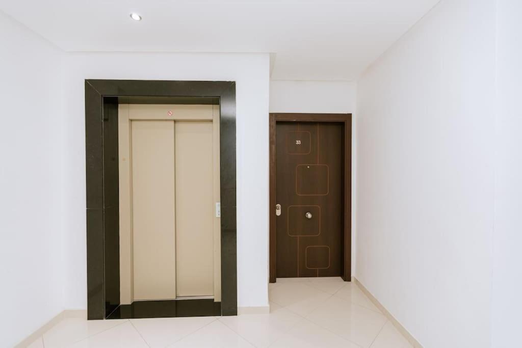 Central 2-Bedrooms Near Beach & Dining Tânger Exterior foto