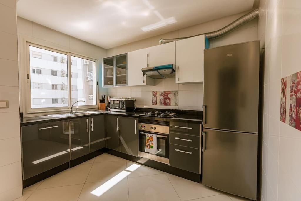 Central 2-Bedrooms Near Beach & Dining Tânger Exterior foto