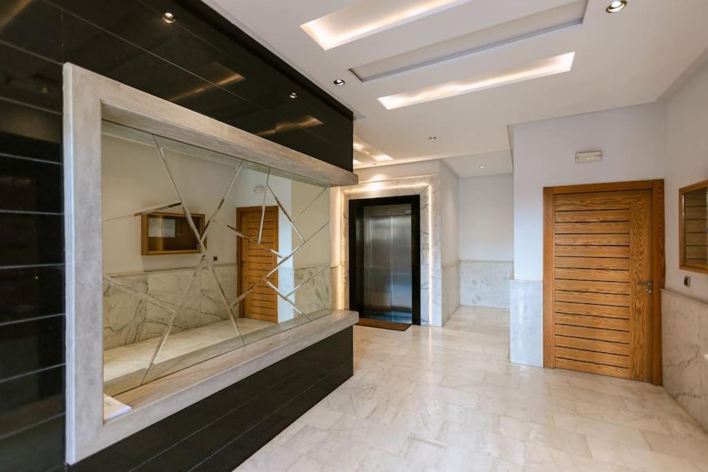 Central 2-Bedrooms Near Beach & Dining Tânger Exterior foto