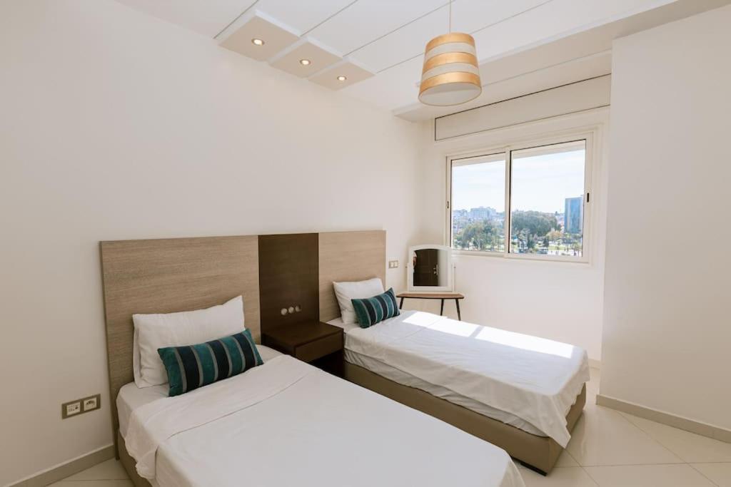 Central 2-Bedrooms Near Beach & Dining Tânger Exterior foto